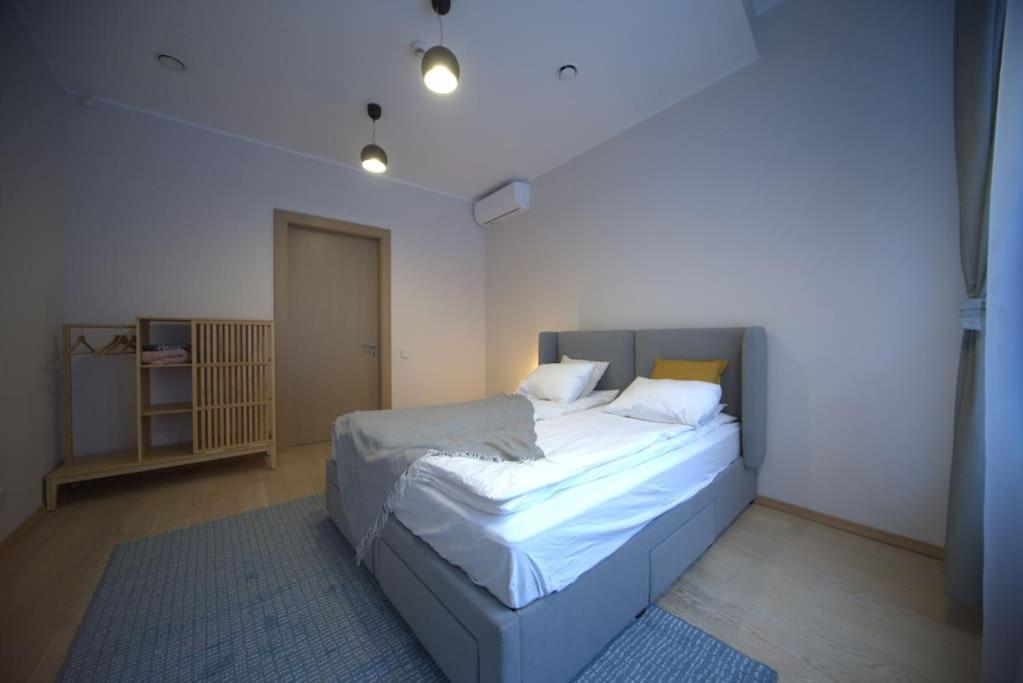 3 Bedroom Apartment In The Old/T Рига Екстер'єр фото